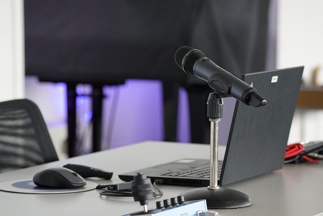 Crear contenidos de audio para ofrecer valor a las personas y los potenciales clientes.